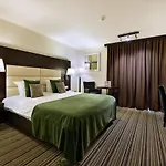 Hotel Airport - Der Valk 4*