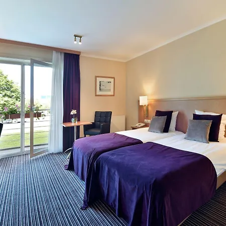 Airport - Der Valk Hotel 4*