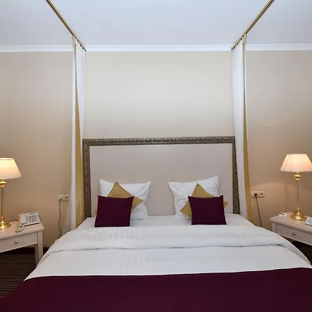 Hotel Airport - Der Valk 4*