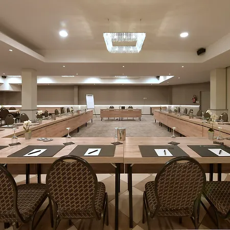 Hotel Airport - Der Valk 4*