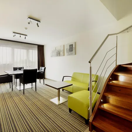 Hotel Airport - Der Valk 4*