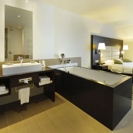 مطار - فان دير فالك