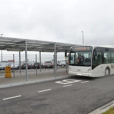 مطار - فان دير فالك