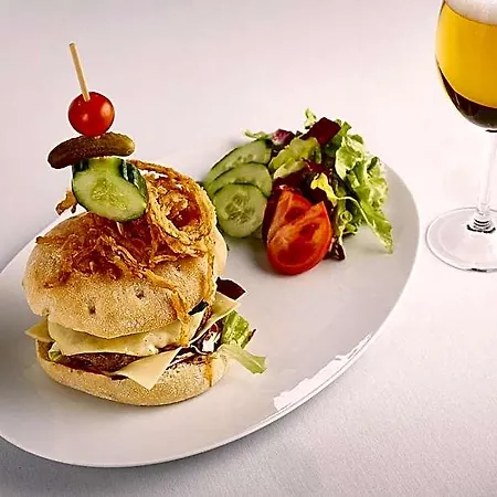 Szálloda Airport - Der Valk 4*