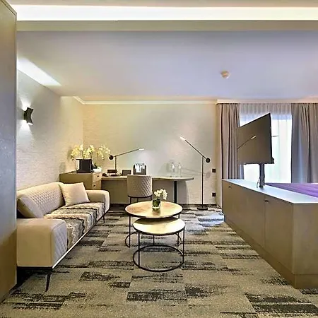 Airport - Der Valk 4*
