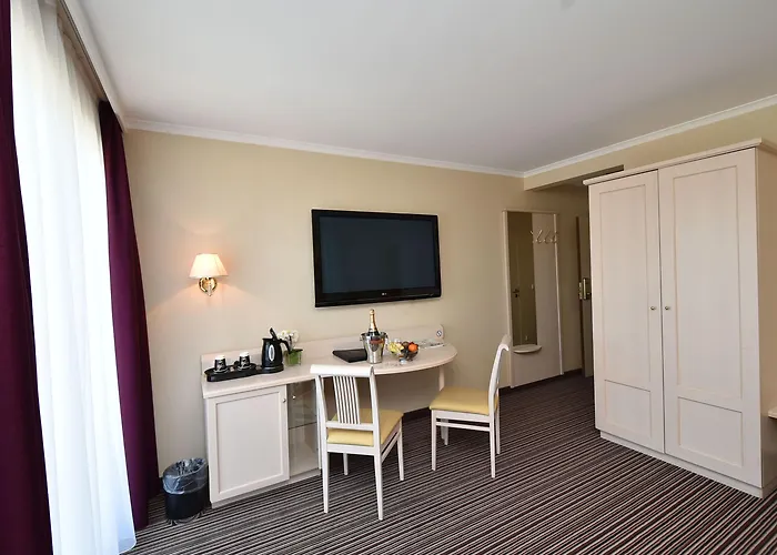 Airport - Der Valk 4*