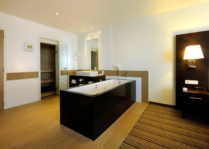 Hotel Airport - Der Valk 4*